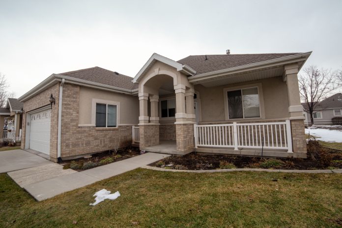 Tenants in Common vs Joint Tenants - How to Structure Property Ownership